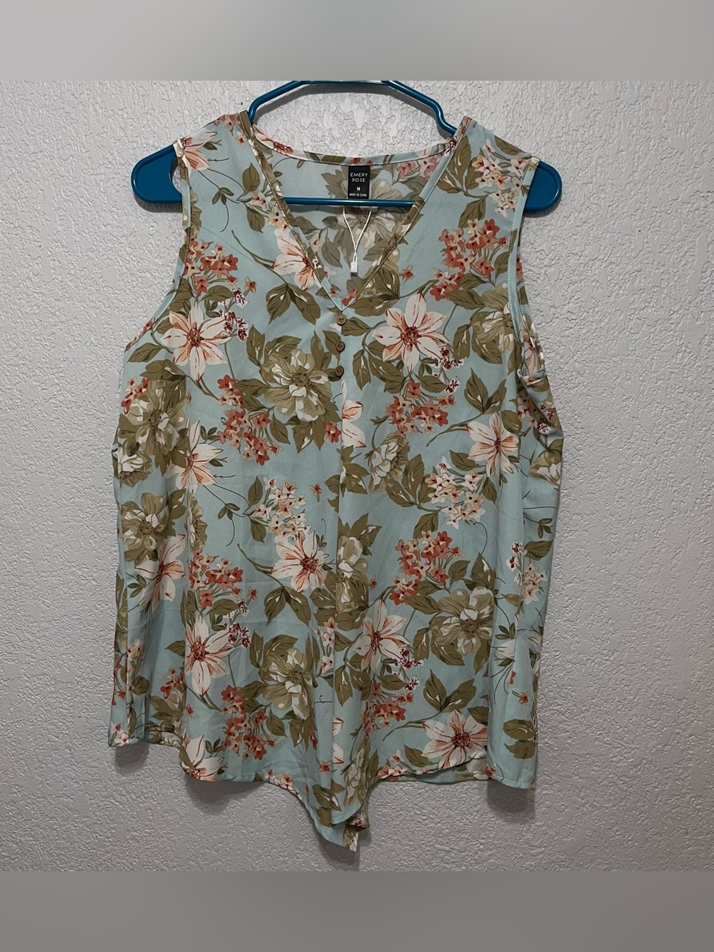 Emery Rose floral sleeveless V-neck top size M